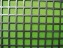 Perforált lemez négyzetlyukasztással